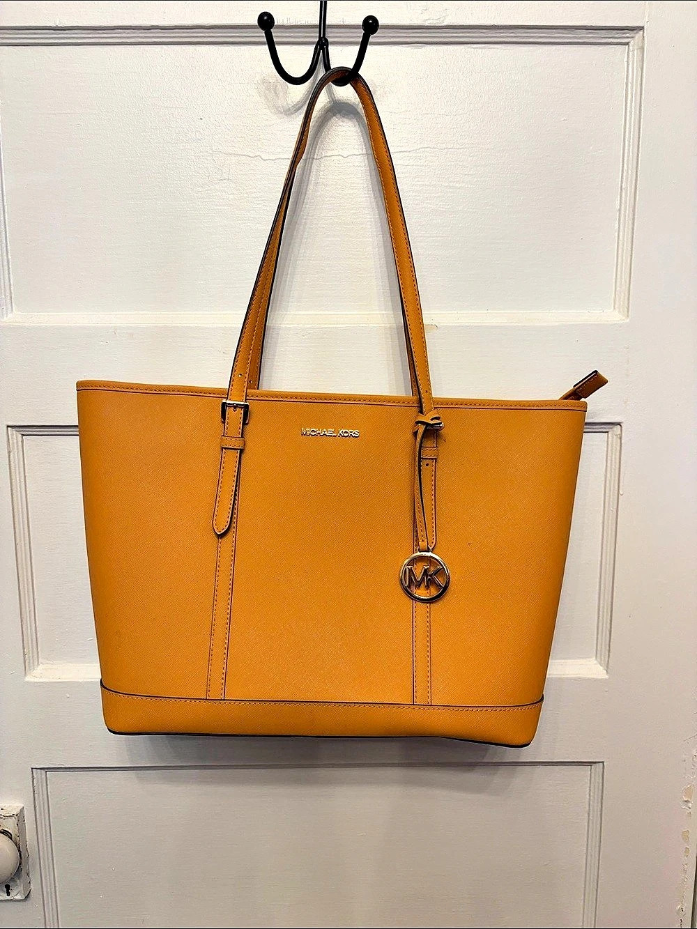 Michael Kors Jet Set Travel Large Saffiano Leather Top-Zip Tote Bag Tote in